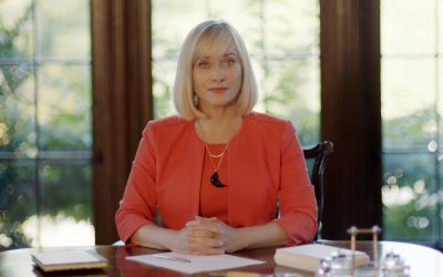 Exclusive photos, Barbara Crampton comments on the upsetting “APPLECART”