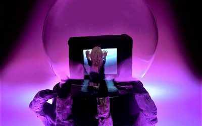 Check out this “Poltergeist” Custom Horror Snow Globe By Jesse Wroblewski