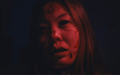 Exclusive photos & comments, plus poster & premiere news: Caroline Williams is back on the air in “TEN MINUTES TO MIDNIGHT”