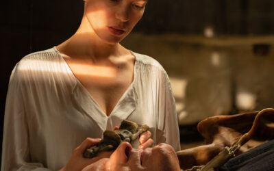 Exclusive Interview: “CRIMES OF THE FUTURE” stars Viggo Mortensen and Léa Seydoux on their days with Cronenberg