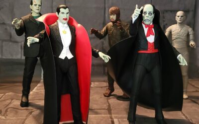 NECA CONTINUES ITS RETRO GLOW UNIVERSAL MONSTERS LINE WITH MORE FIGURES AND NEW BATTERY-OPERATED “MONSTERIZER” PLAYSET