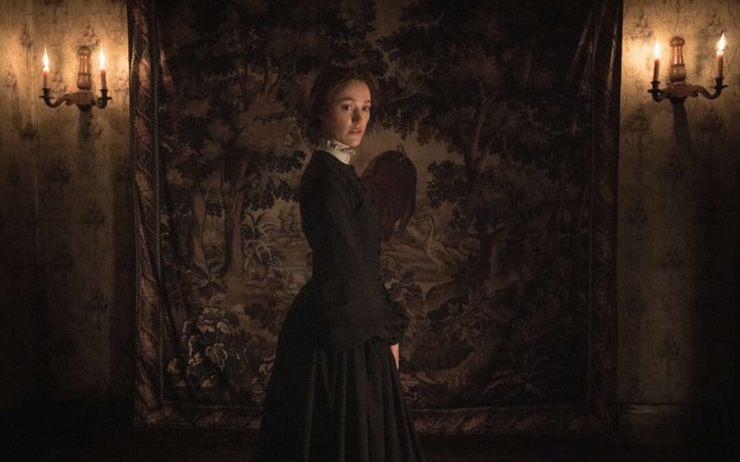 Maika Monroe is the “VICTORIAN PSYCHO”; first photo and poster, plus release date