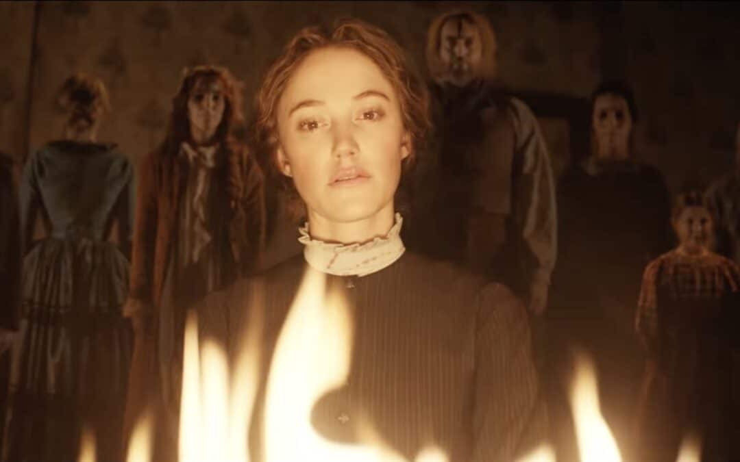 First teaser trailer: Maika Monroe is the “VICTORIAN PSYCHO”